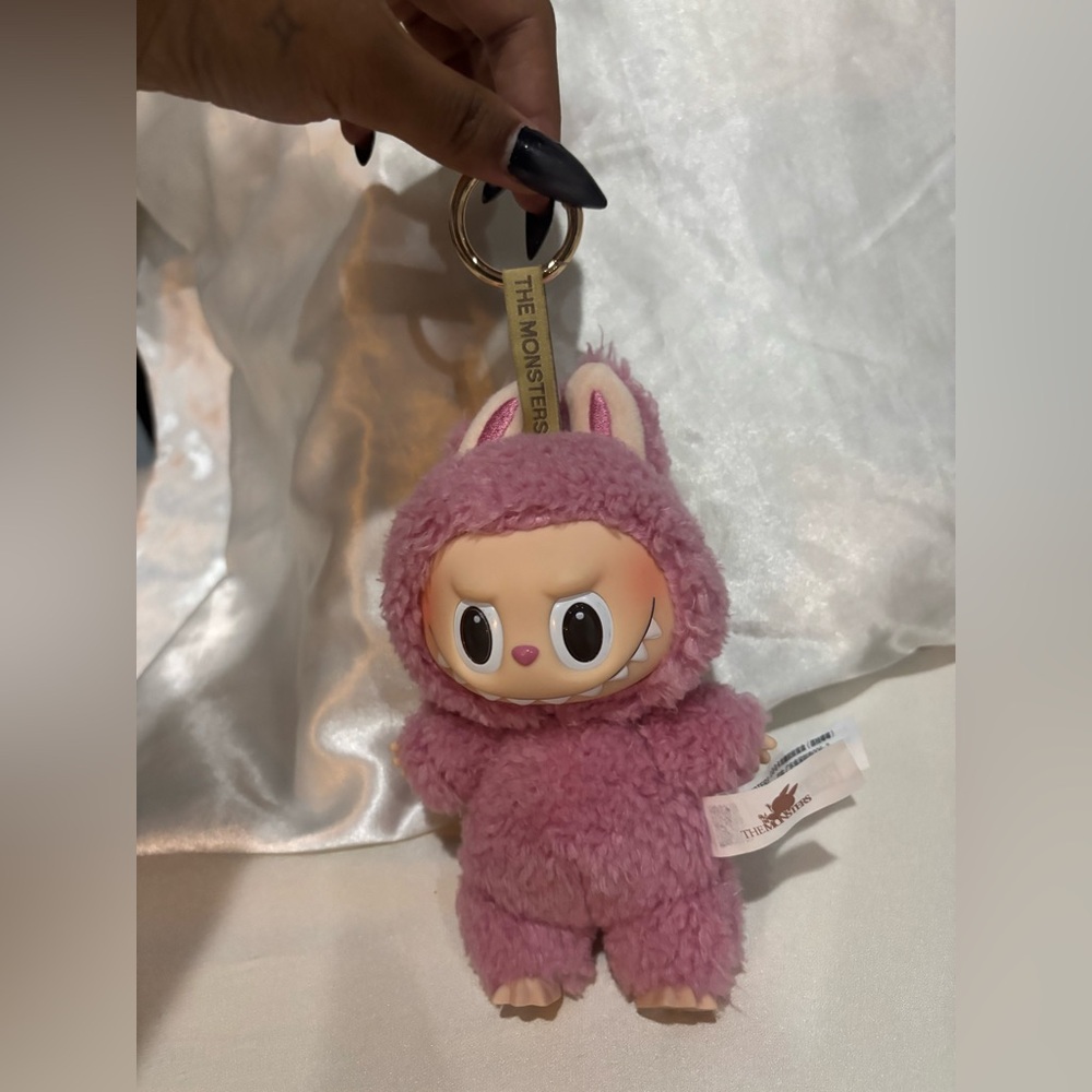 AUTHENTIC LYCHEE BERRY LABUBU